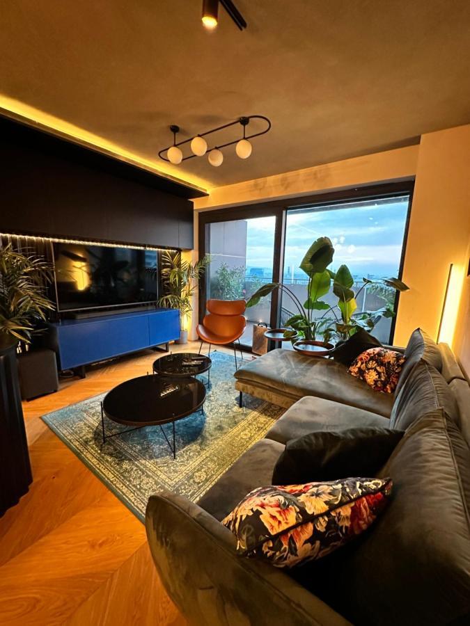 Appartement Skyline Elegance With Free Parking à Bratislava Extérieur photo