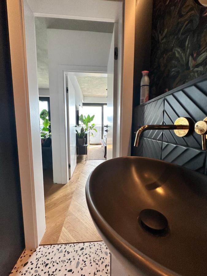 Appartement Skyline Elegance With Free Parking à Bratislava Extérieur photo